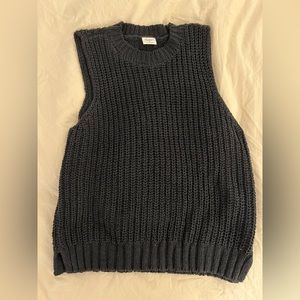 Abercrombie sleeveless sweater